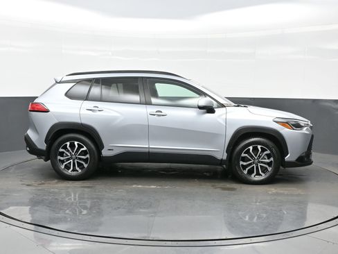 Used 2023 Toyota Corolla Cross SE image 7