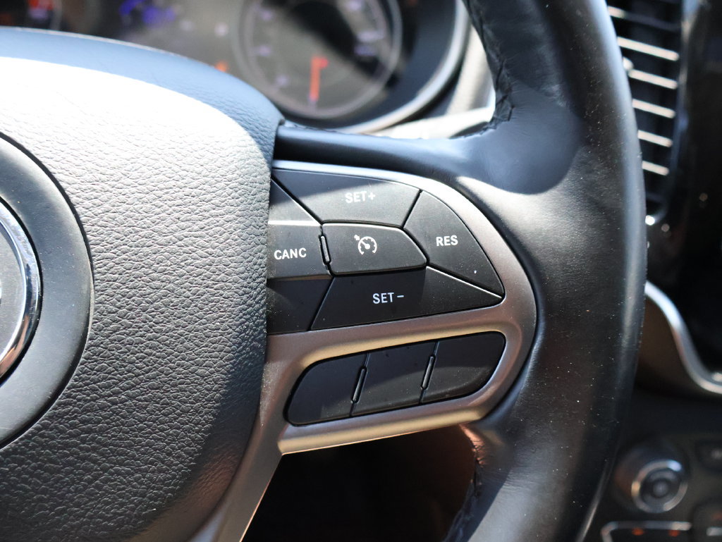 Used 2020 Jeep Cherokee Limited FWD image 28