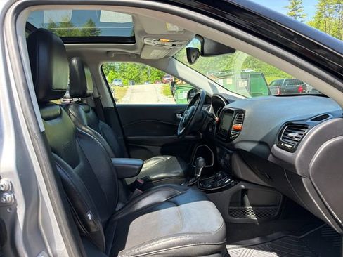 Used 2018 Jeep Compass Limited w/ Navigation Group AWD/4WD image 29