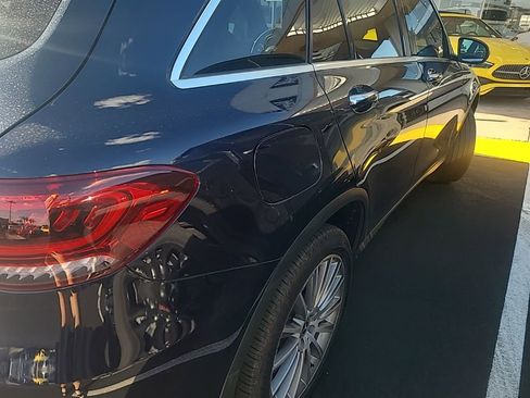Used 2022 Mercedes-Benz GLC 300 image 5