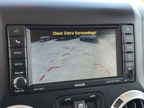 Used 2017 Jeep Wrangler Unlimited Sahara w/ Quick Order Package 24E Chief AWD/4WD image 24