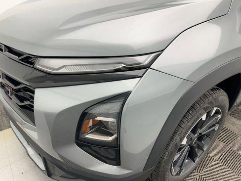 New 2026 Chevrolet Equinox RS w/ LPO, Floor Liner Package image 11