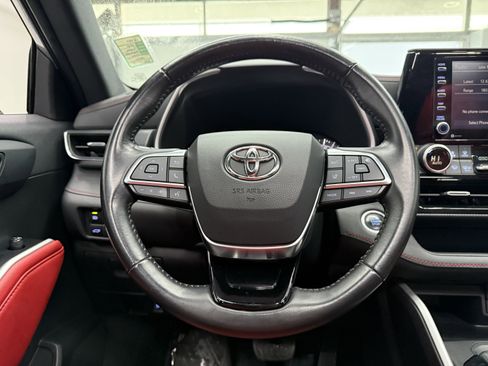 Used 2021 Toyota Highlander XSE image 16