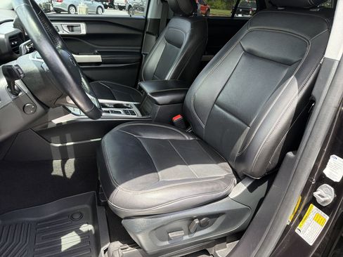 Used 2022 Ford Explorer Limited w/ Equipment Group 301A RWD image 22