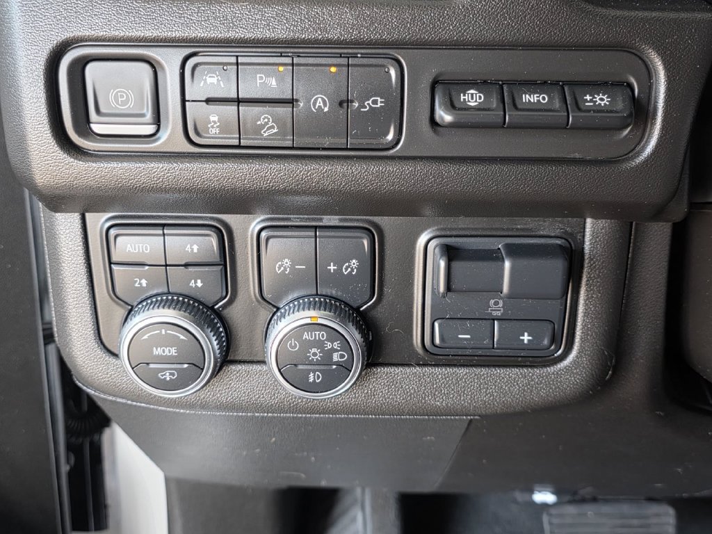 Used 2021 GMC Yukon XL AT4 w/ AT4 Premium Plus Package AWD/4WD image 25