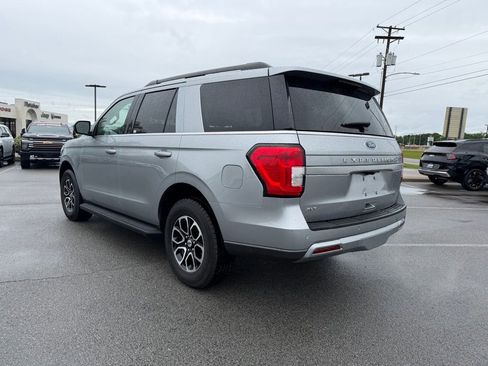Used 2024 Ford Expedition XLT RWD image 5