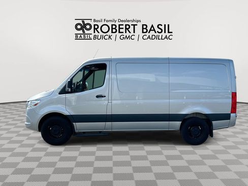 Used 2024 Mercedes-Benz Sprinter 2500 image 5
