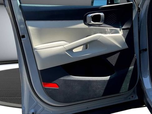 Used 2024 Kia Sorento S w/ Panoramic Sunroof Package FWD image 22