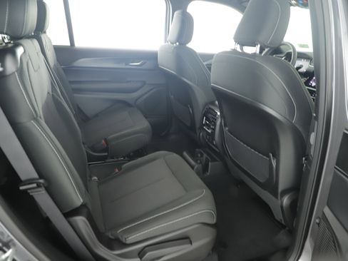 New 2025 Jeep Grand Cherokee L Laredo image 24