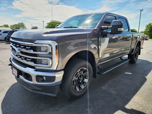 Used 2023 Ford F250 Lariat AWD/4WD image 9