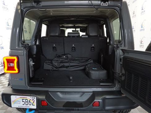 Used 2022 Jeep Wrangler Unlimited Sahara image 10