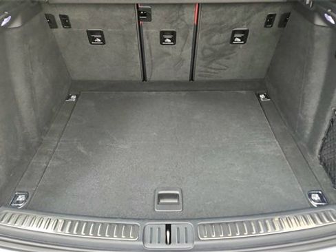 Used 2025 Porsche Macan image 15