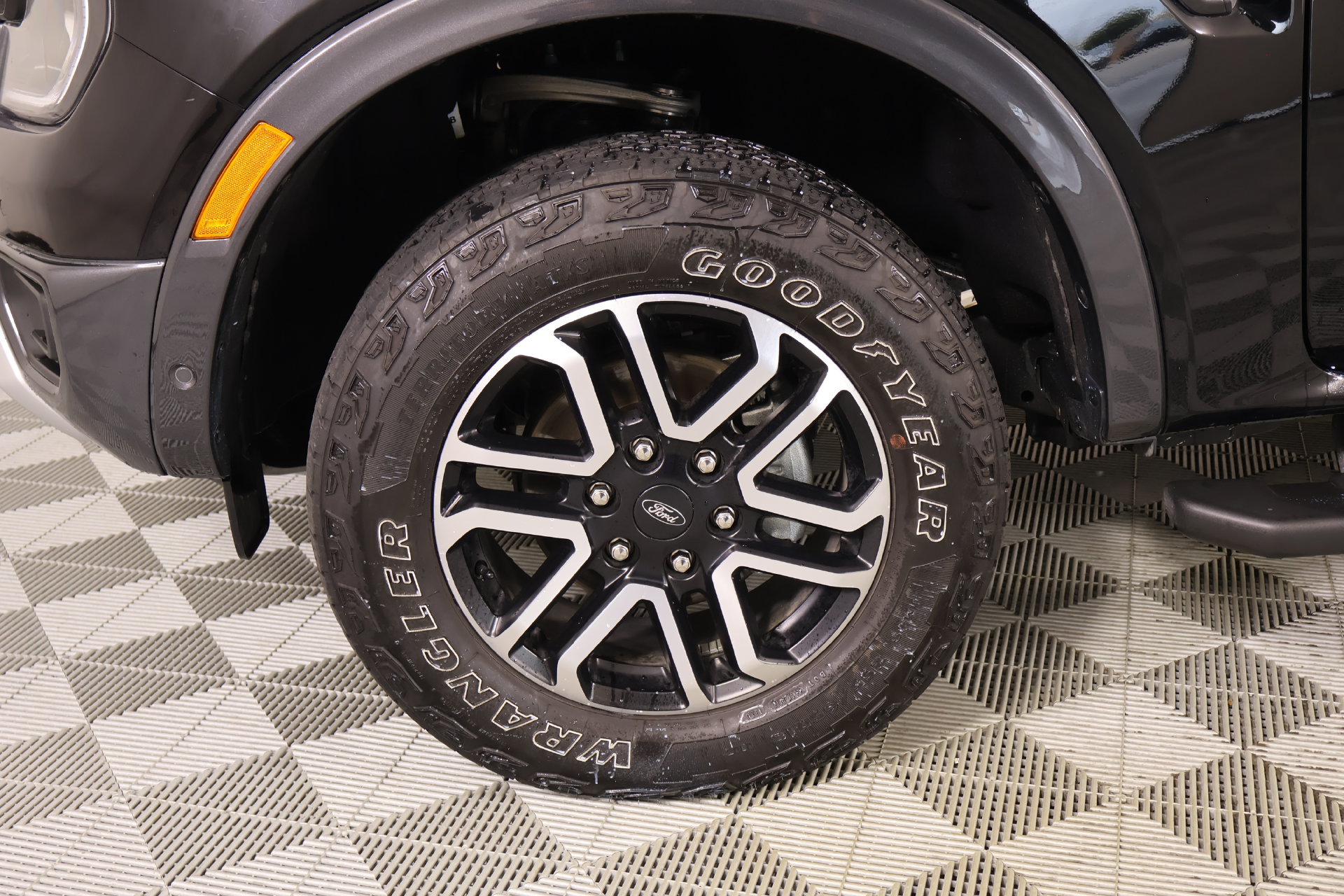 Used 2024 Ford Ranger Lariat w/ FX4 Off-Road Package AWD/4WD image 17