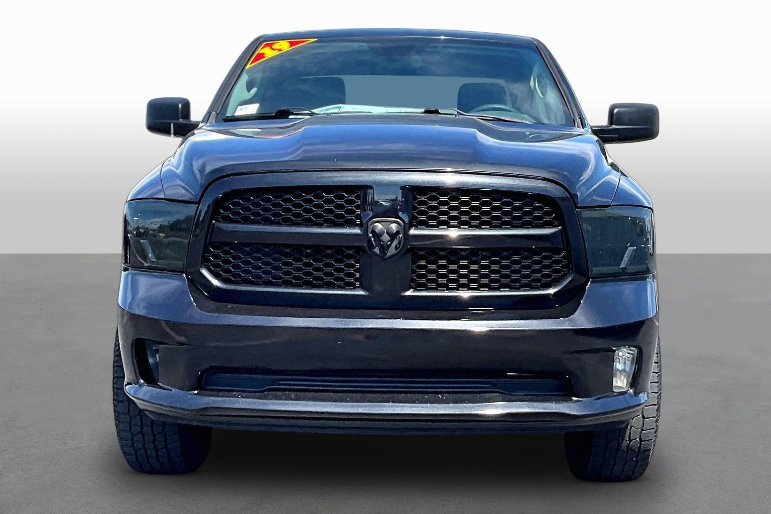 Used 2019 RAM 1500 Express w/ Express Value Package AWD/4WD image 3