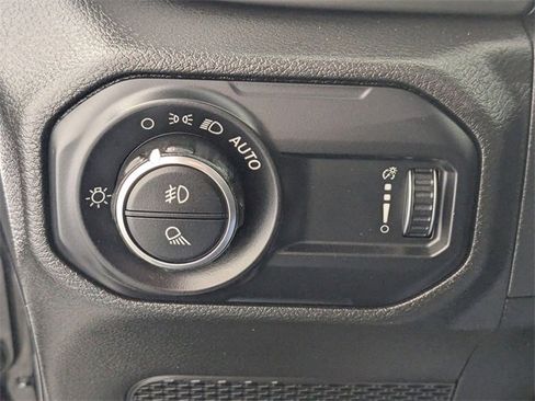 Used 2023 Jeep Gladiator Overland image 14