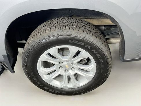 Used 2024 Chevrolet Silverado 1500 LTZ w/ LTZ Convenience Package II AWD/4WD image 28