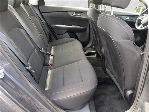 Used 2020 Kia Forte LXS FWD image 18