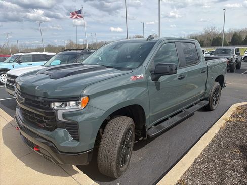 Used 2026 Chevrolet Silverado 1500 LT Trail Boss w/ Convenience Package II image 3