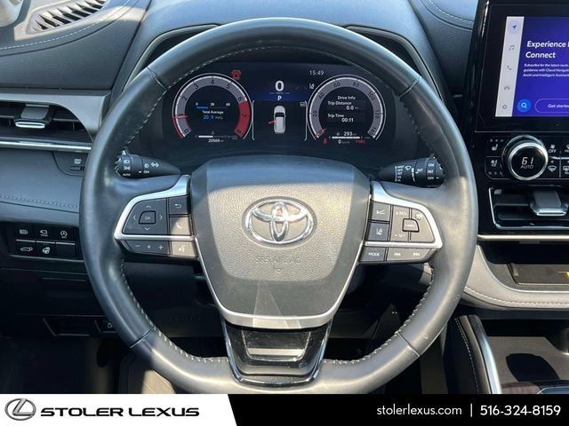 Used 2023 Toyota Highlander Limited AWD/4WD image 20