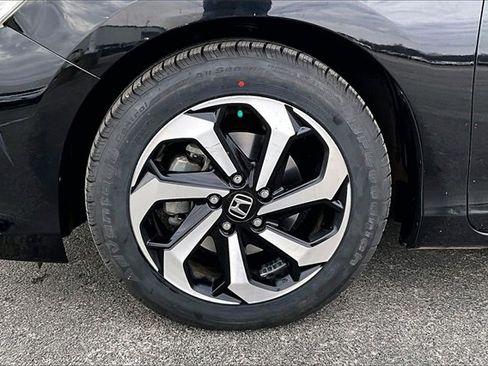 Used 2017 Honda Accord EX image 33