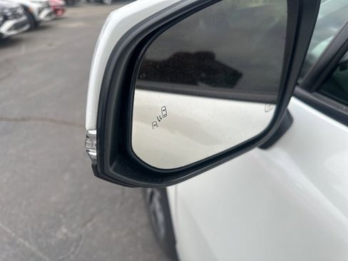 Used 2023 Toyota Corolla Cross XLE w/ Convenience Package image 28