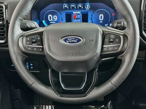 Used 2025 Ford Ranger Lariat w/ FX4 Off-Road Package AWD/4WD image 14
