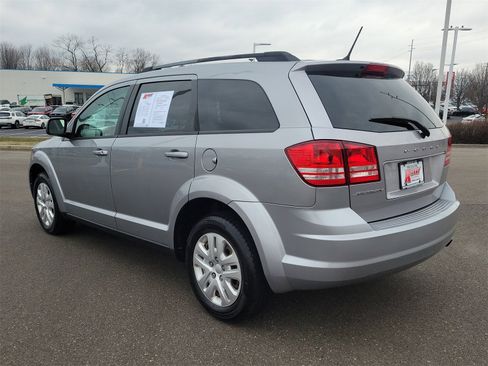 Used 2017 Dodge Journey SE w/ Flexible Seating Group image 3