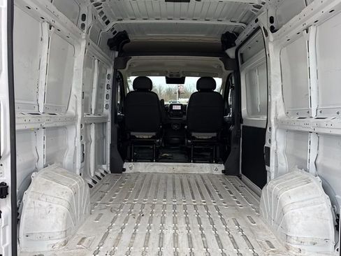 Used 2025 RAM ProMaster 2500 w/ Convenience Group image 16