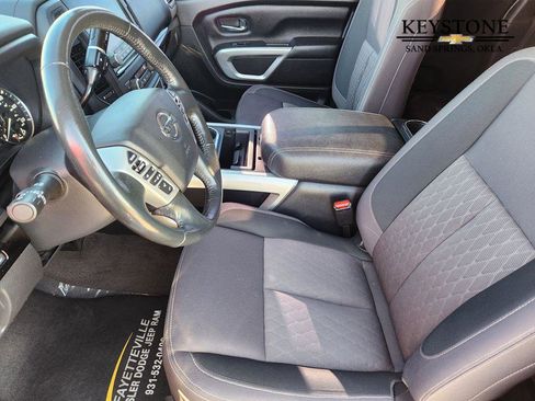 Used 2022 Nissan Titan SV w/ SV Utility Package image 14