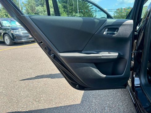 Used 2017 Honda Accord LX image 11