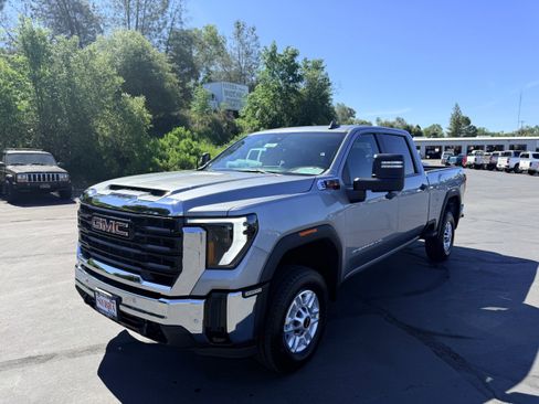 New 2026 GMC Sierra 2500 Pro image 1