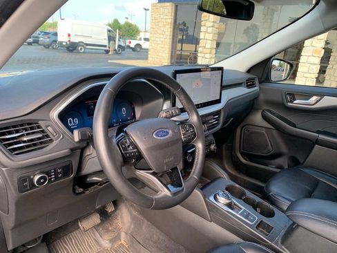 Used 2023 Ford Escape Platinum AWD/4WD image 22