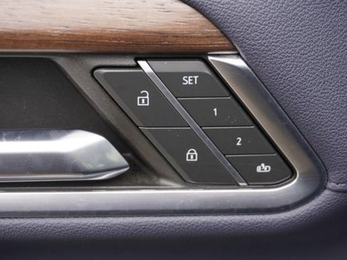 Used 2022 Chevrolet Silverado 1500 High Country w/ Technology Package image 21