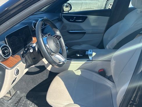 Used 2023 Mercedes-Benz C 300 4MATIC Sedan image 3