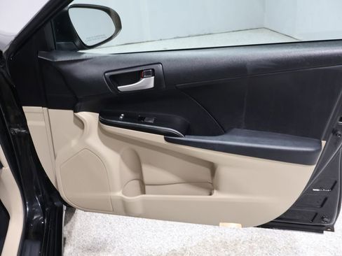 Used 2012 Toyota Camry LE image 23