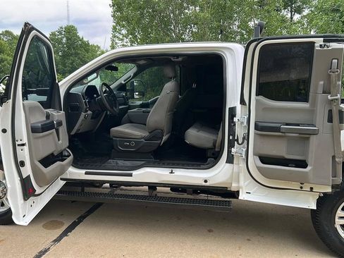 Used 2018 Ford F250 XLT w/ XLT Value Package AWD/4WD image 43