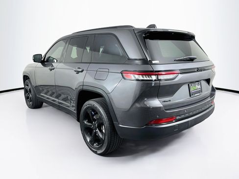 Used 2025 Jeep Grand Cherokee Altitude AWD/4WD image 5