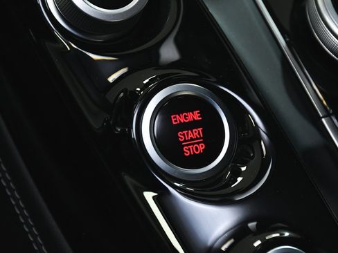 Used 2018 Mercedes-Benz AMG GT Roadster image 34