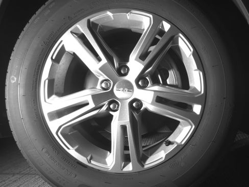 Used 2024 GMC Terrain SLE image 18