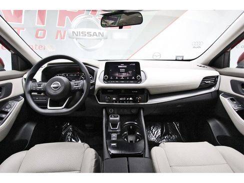 Used 2023 Nissan Rogue SV image 7