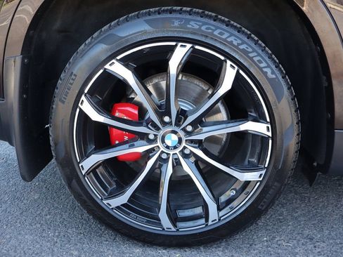 Used 2018 BMW X5 xDrive35i w/ Executive Package AWD/4WD image 45