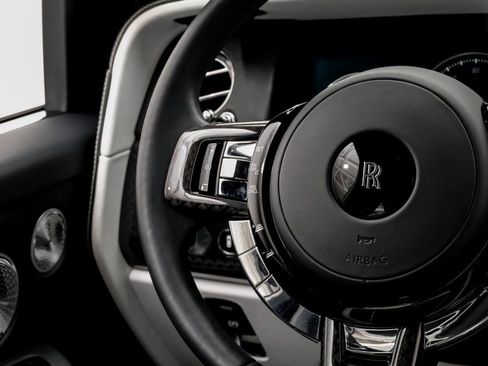 Used 2022 Rolls-Royce Cullinan Black Badge AWD/4WD image 15