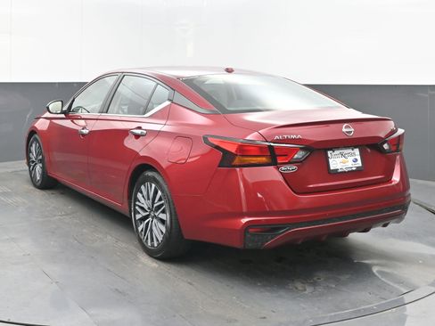 Used 2024 Nissan Altima 2.5 SV image 8