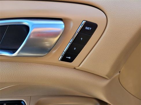 Used 2017 Porsche Cayenne Platinum Edition image 19