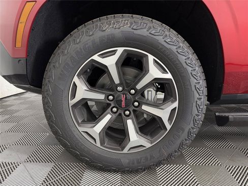 New 2026 GMC Yukon AT4 Ultimate w/ LPO, Floor Liner Package AWD/4WD image 9