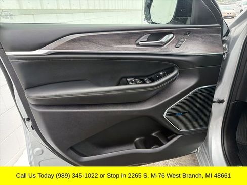 Used 2024 Jeep Grand Cherokee Overland w/ Advanced Protech Group III AWD/4WD image 33