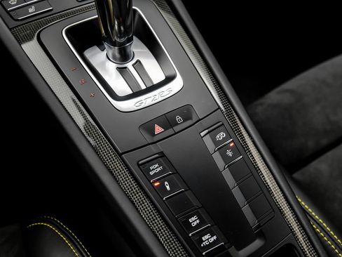 Used 2019 Porsche 911 GT2 RS RWD image 27
