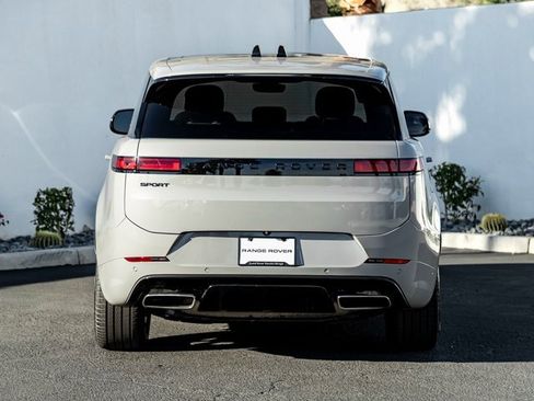 Used 2024 Land Rover Range Rover Sport Dynamic SE image 8