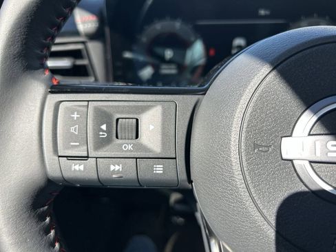 Used 2025 Nissan Kicks SR AWD/4WD image 24