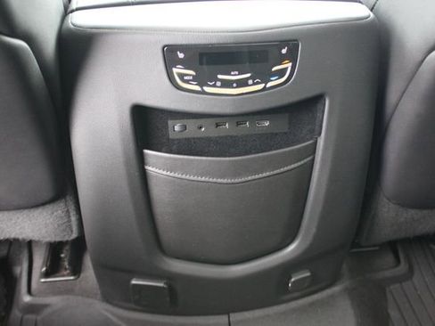 Used 2019 Cadillac Escalade Luxury image 25